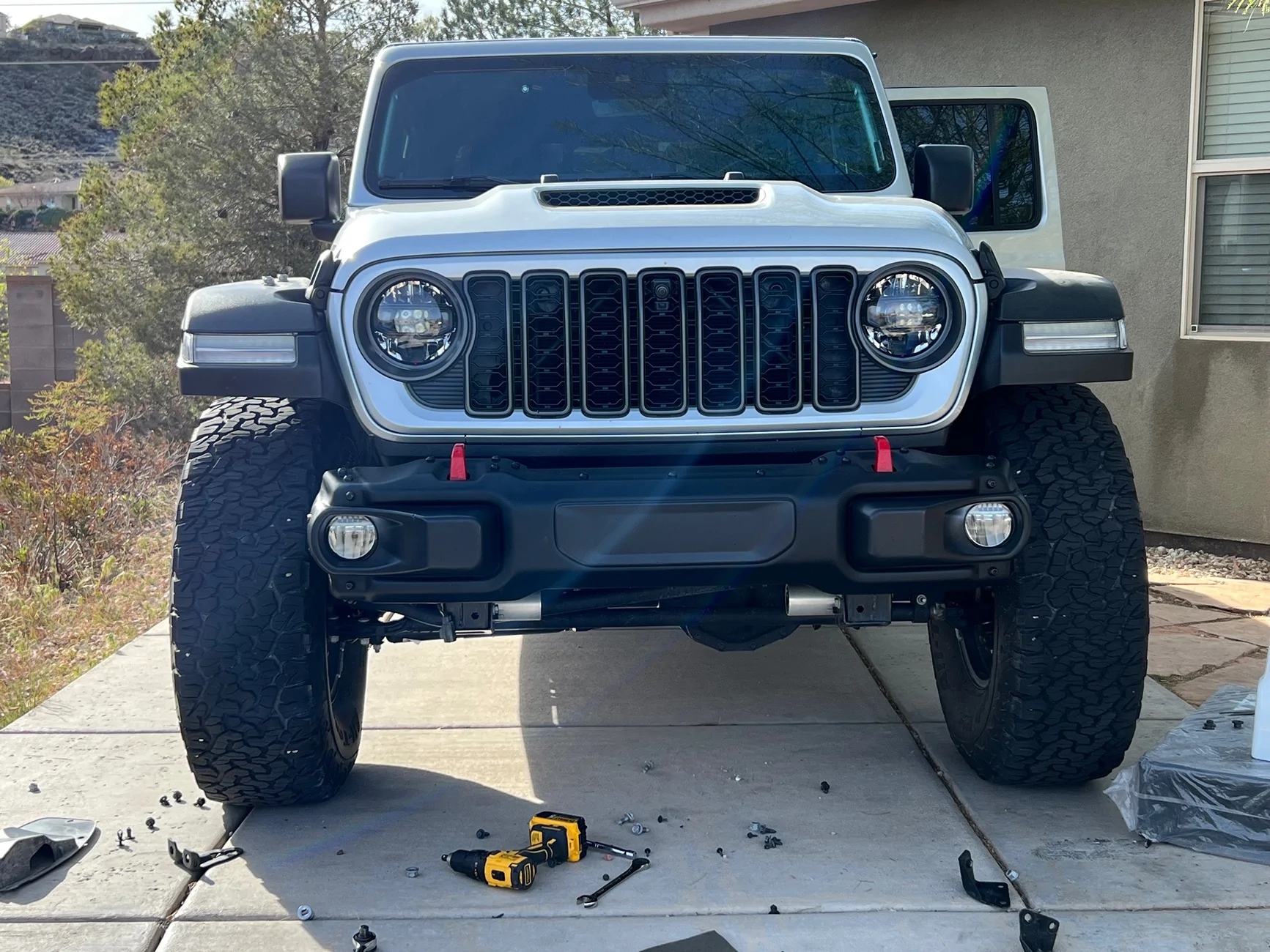 Jeep Gladiator Swapping the Mojave plastic bumper with the Mopar steel bumper IMG_7162