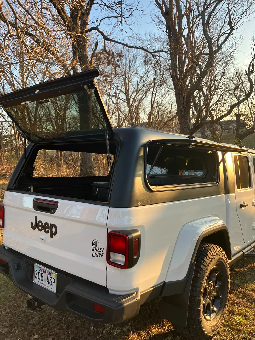 Jeep Gladiator Beware Venturous Ozark Cab Toppers IMG_4668