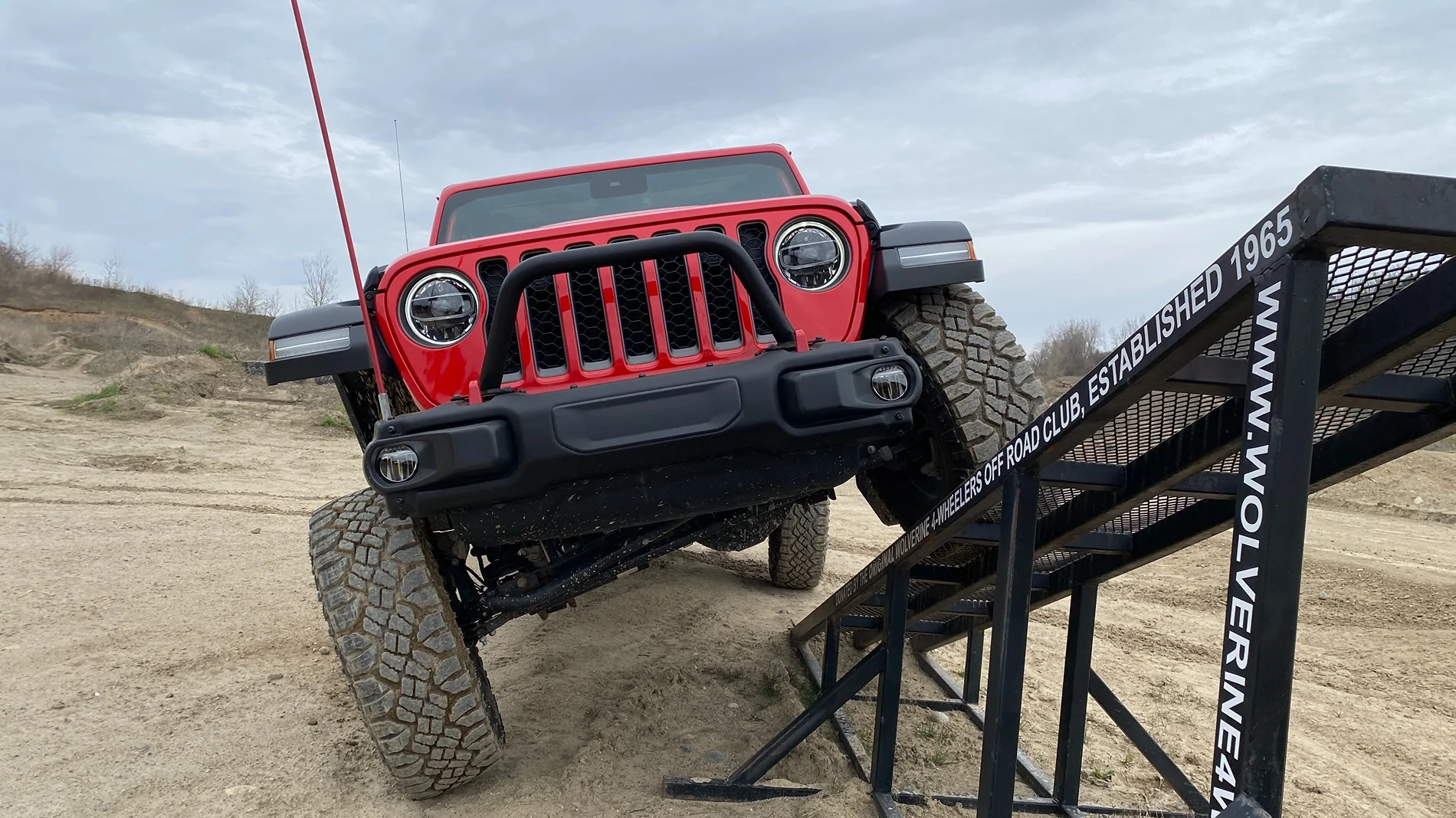 Jeep Gladiator Anyone running 35x11.5s on a 17x9 wheel? IMG_7032