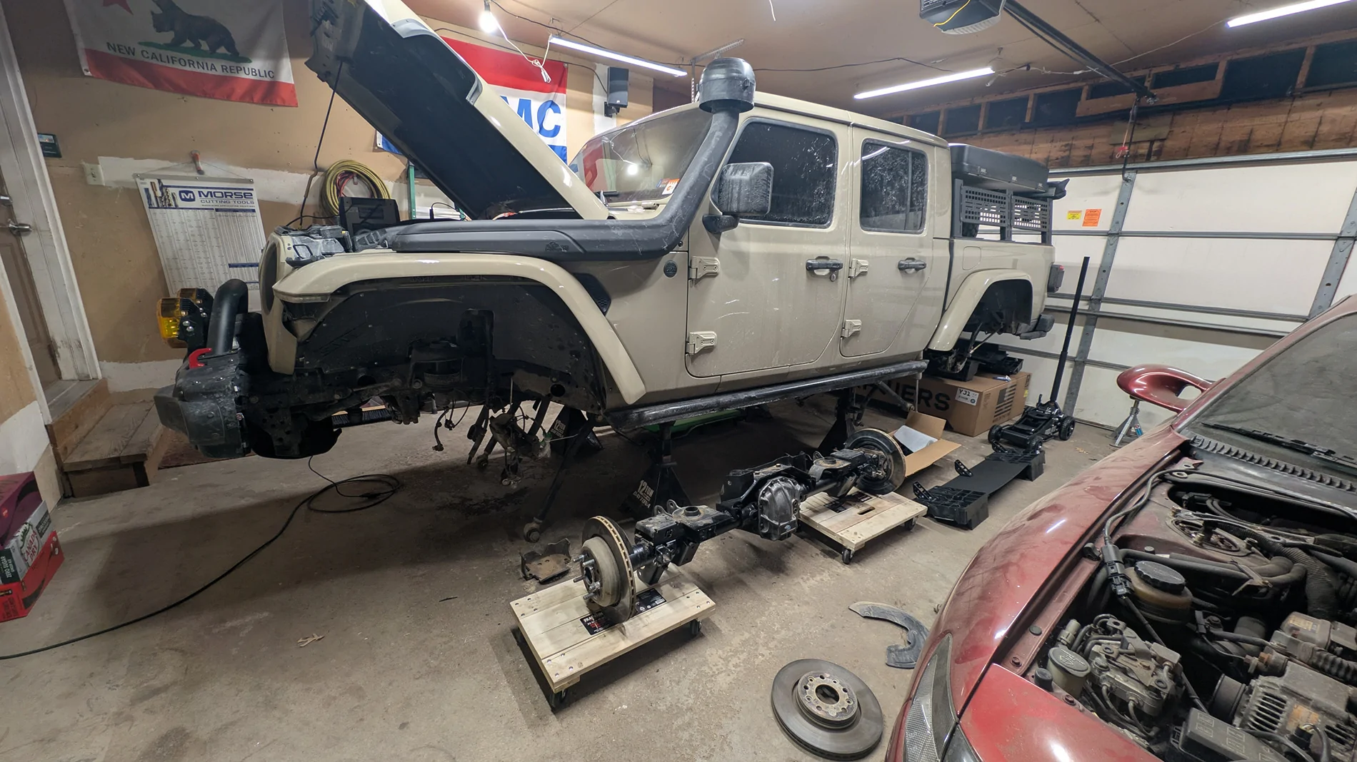 Jeep Gladiator Floor Jack & Jack Stands for full droop PXL_20260301_235432648