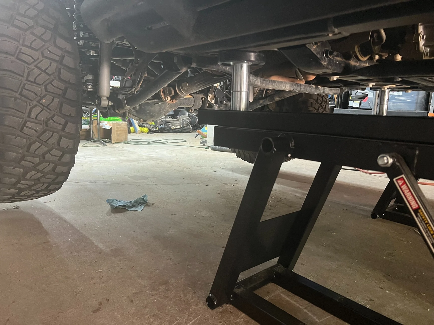 Jeep Gladiator Floor Jack & Jack Stands for full droop IMG_8514