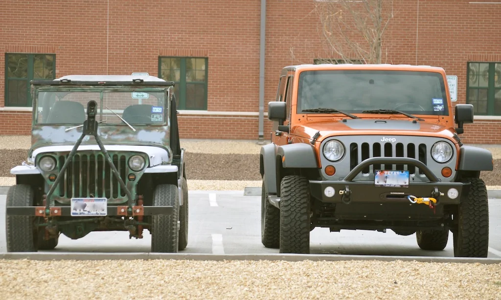 Jeep Gladiator Jeeps Parking Next To Jeeps Jeeep-J