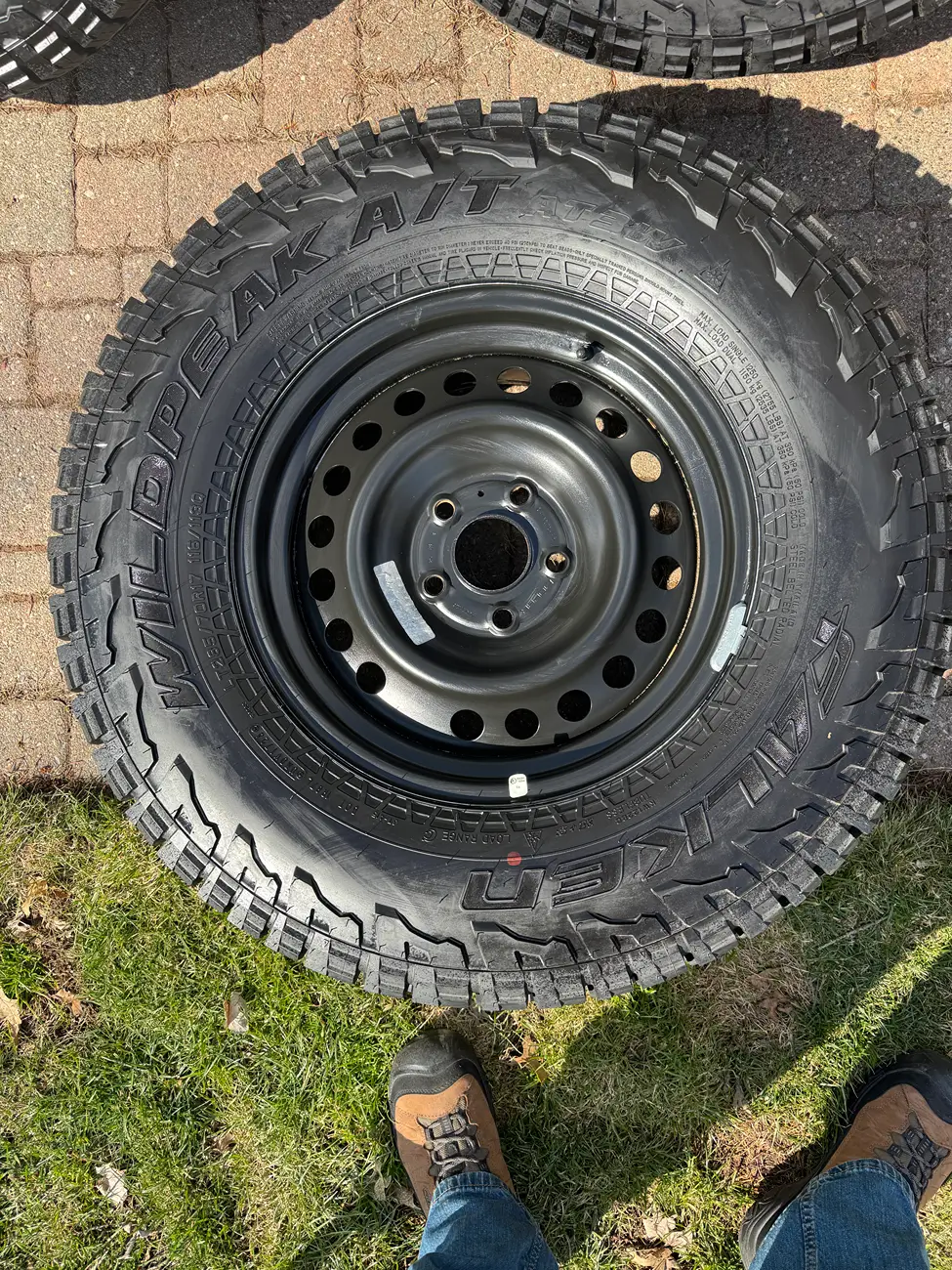 Jeep Gladiator 2025 Mojave X Wheels and Tires (plus spare) includes lug nuts and TPMS tempImageIN2BpQ