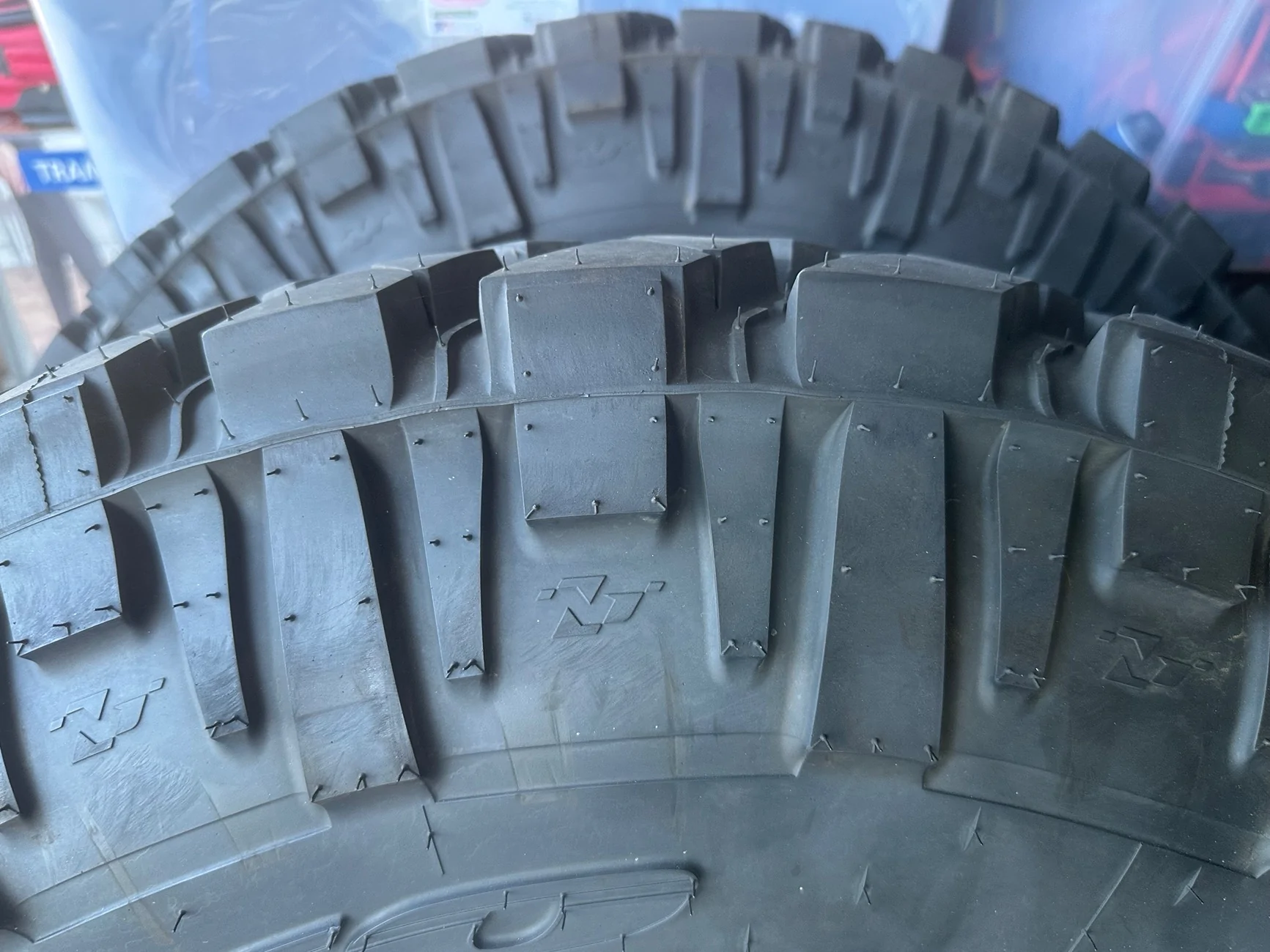 Jeep Gladiator Dirty Life Enigma Race 17x9 -38mm 5x127 Beadlock Rims IMG_3697
