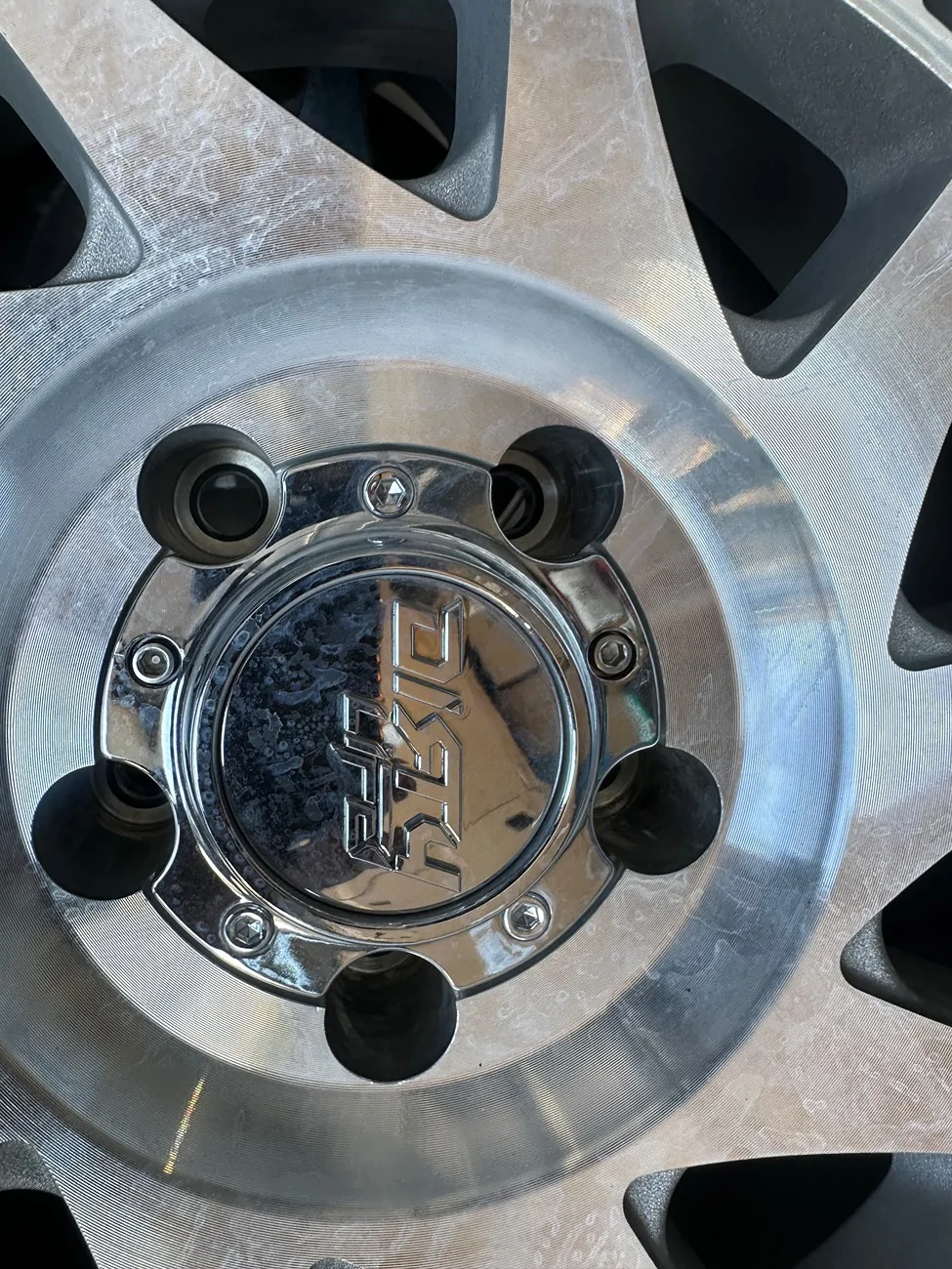 Jeep Gladiator Dirty Life Enigma Race 17x9 -38mm 5x127 Beadlock Rims IMG_3699