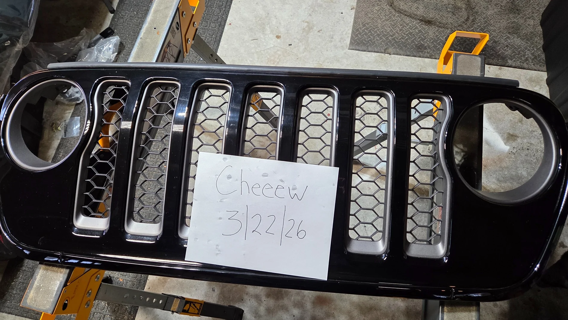 Jeep Gladiator Gloss black Grille 20260322_131147