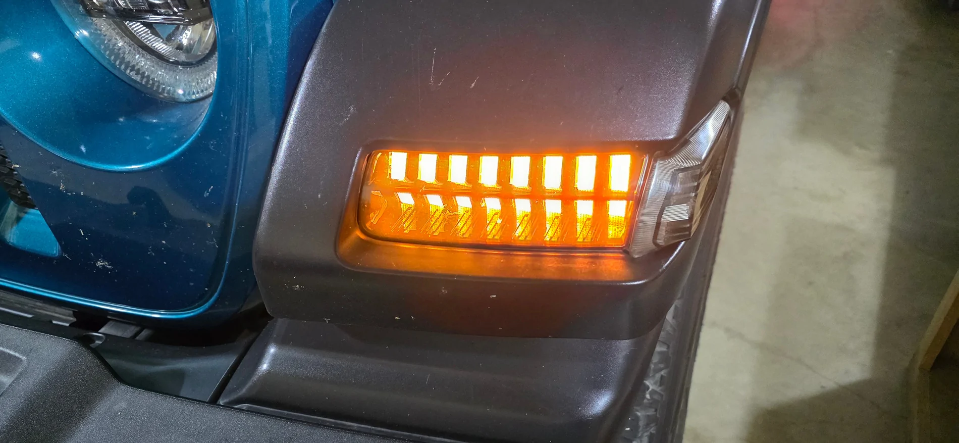 Jeep Gladiator Gladiator sport sequential turn signals 20260325_204230
