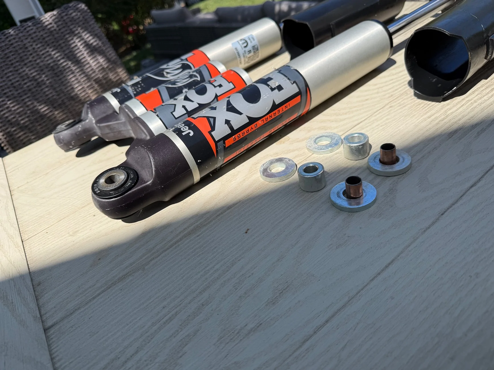 Jeep Gladiator FOX Mojave Rear Shocks – Internal Bypass – Low Miles + Spacers IMG_3636