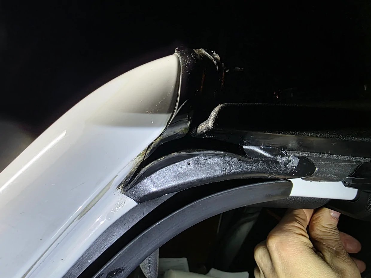 Jeep Gladiator Bestop Sunrider for hardtop fixes if rails not fitting JT properly 2026-03-20 20.11.49.jpg-2026-03-26 16_59_57