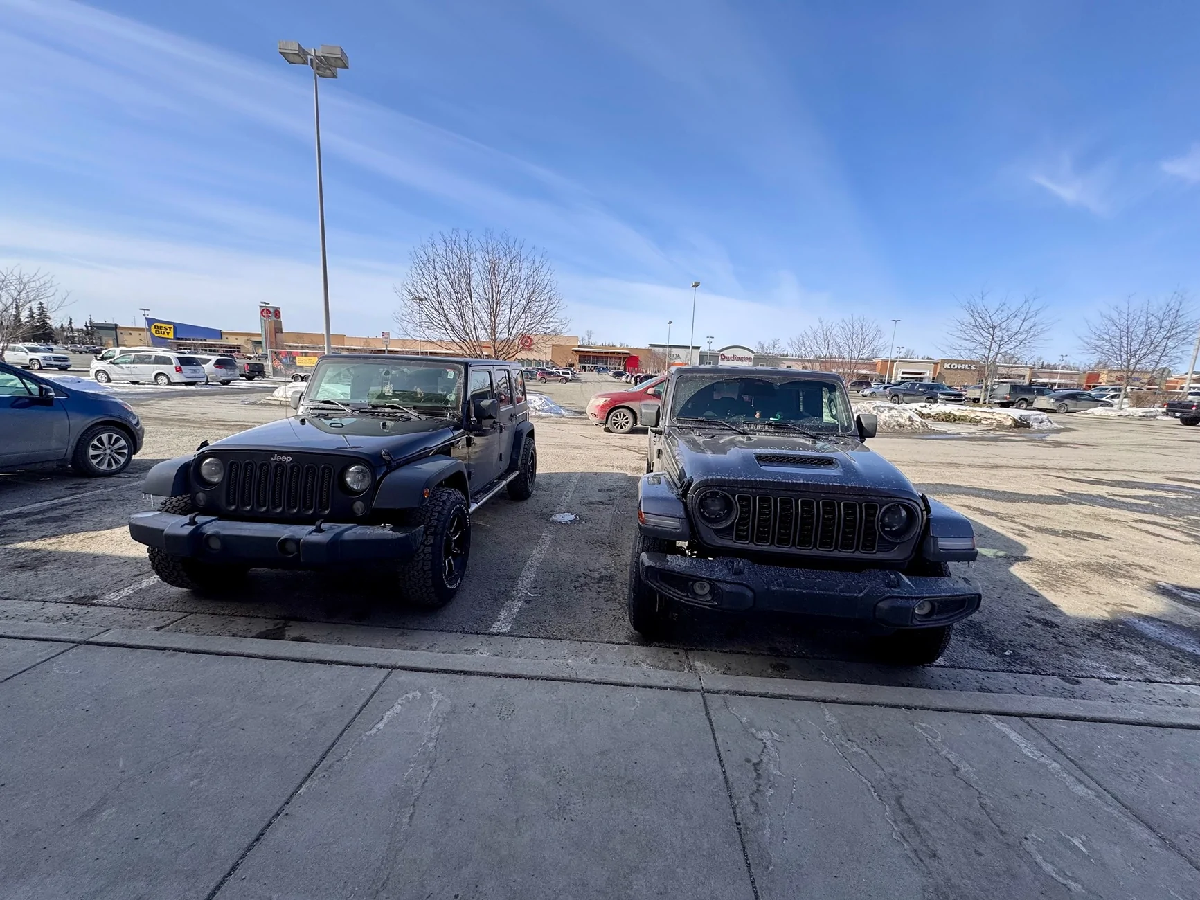 Jeep Gladiator Jeeps Parking Next To Jeeps IMG_8981