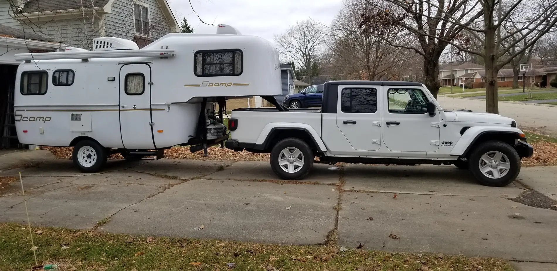 Jeep Gladiator 2024 Gladiator Rubicon 5th hitch installation scamp_hooku
