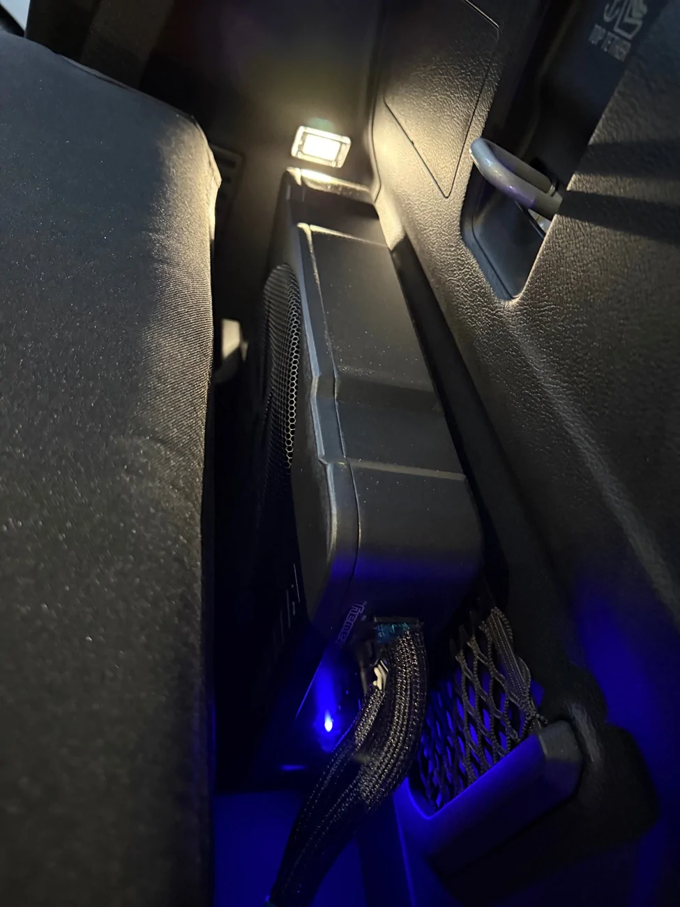 Jeep Gladiator Amplifying stock speakers harness on base stereo IMG_0311