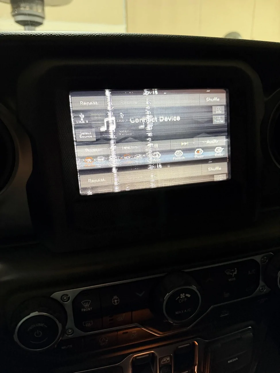 Jeep Gladiator Uconnect 7 to 8.4.... So many 2bf01851-5efe-4e49-83ce-a2871813b698