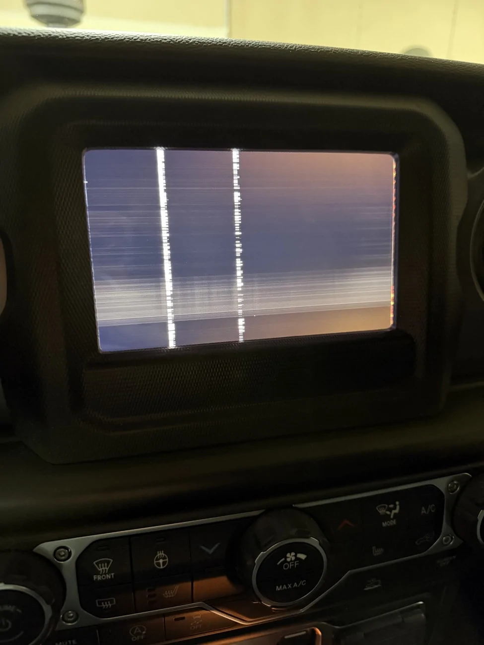 Jeep Gladiator Uconnect 7 to 8.4.... So many 83328da0-e3a1-49f7-971f-370bdd5b4087