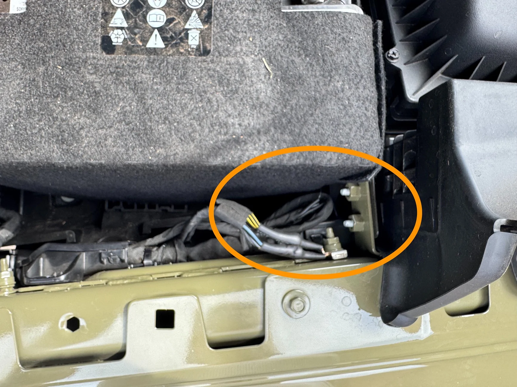 Jeep Gladiator Aux switch wire location IMG_2510