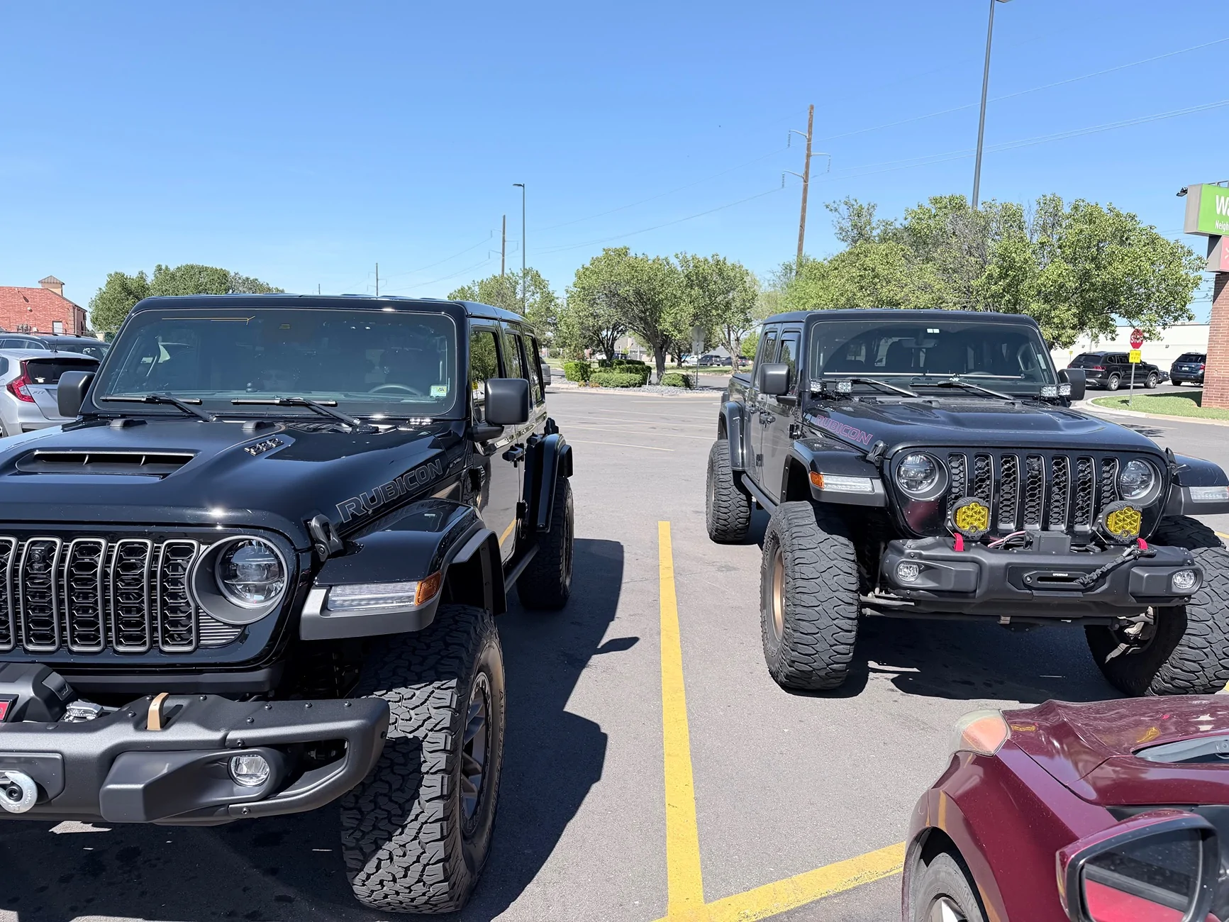 Jeep Gladiator Jeeps Parking Next To Jeeps IMG_3496