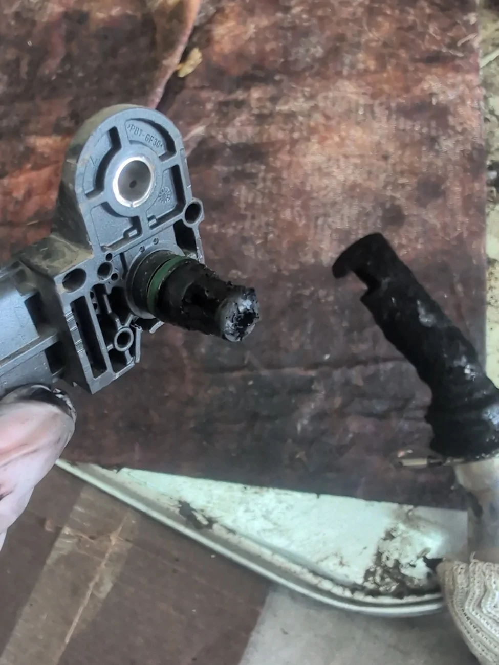 Jeep Gladiator EGR Diffuser Tube Cleaning; 3rd Gen EcoDiesel b7bb82cf-cf0f-415a-9f38-69ddca6e39d5