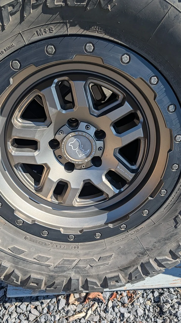 Jeep Gladiator BLACK RHINO BARSTOW, 18 X 9.5, 5 bolt Jeep pattern -18 offset P/N BKMTXX Includes TPMS. PXL_20260309_150918774.MP