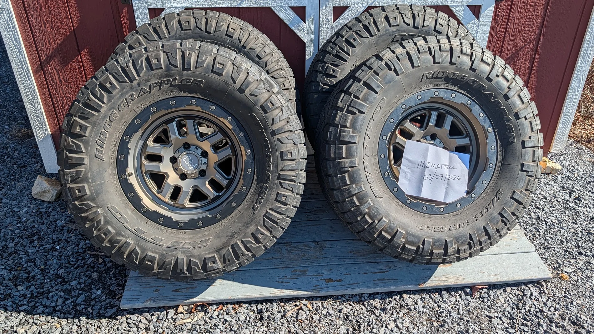 Jeep Gladiator BLACK RHINO BARSTOW, 18 X 9.5, 5 bolt Jeep pattern -18 offset P/N BKMTXX Includes TPMS. PXL_20260309_150839627.MP