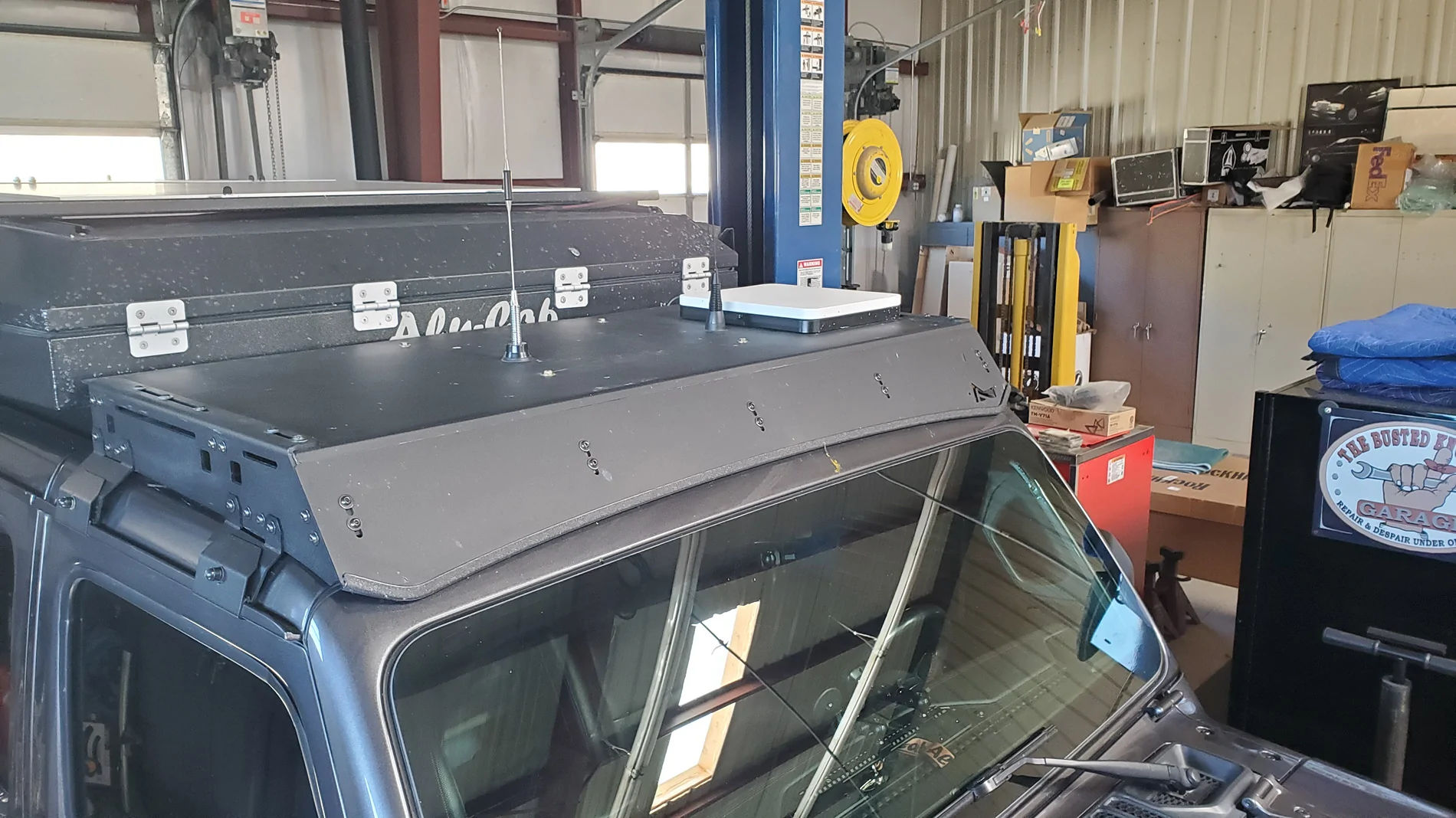 Jeep Gladiator Rain Gutter Roof Rack - destroying door weather proof 20260320_115410