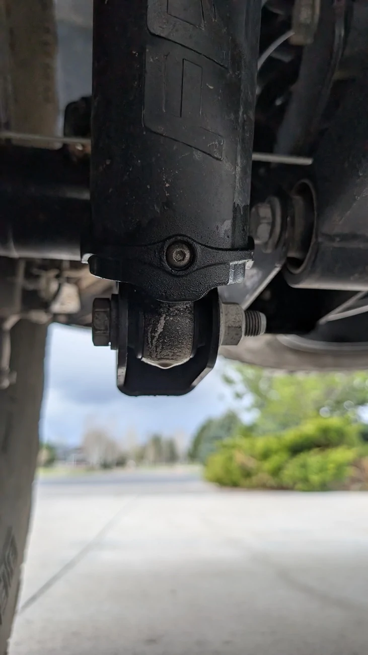 Jeep Gladiator Leaking Falcon SP2 3.3 shocks PXL_20260417_214114203