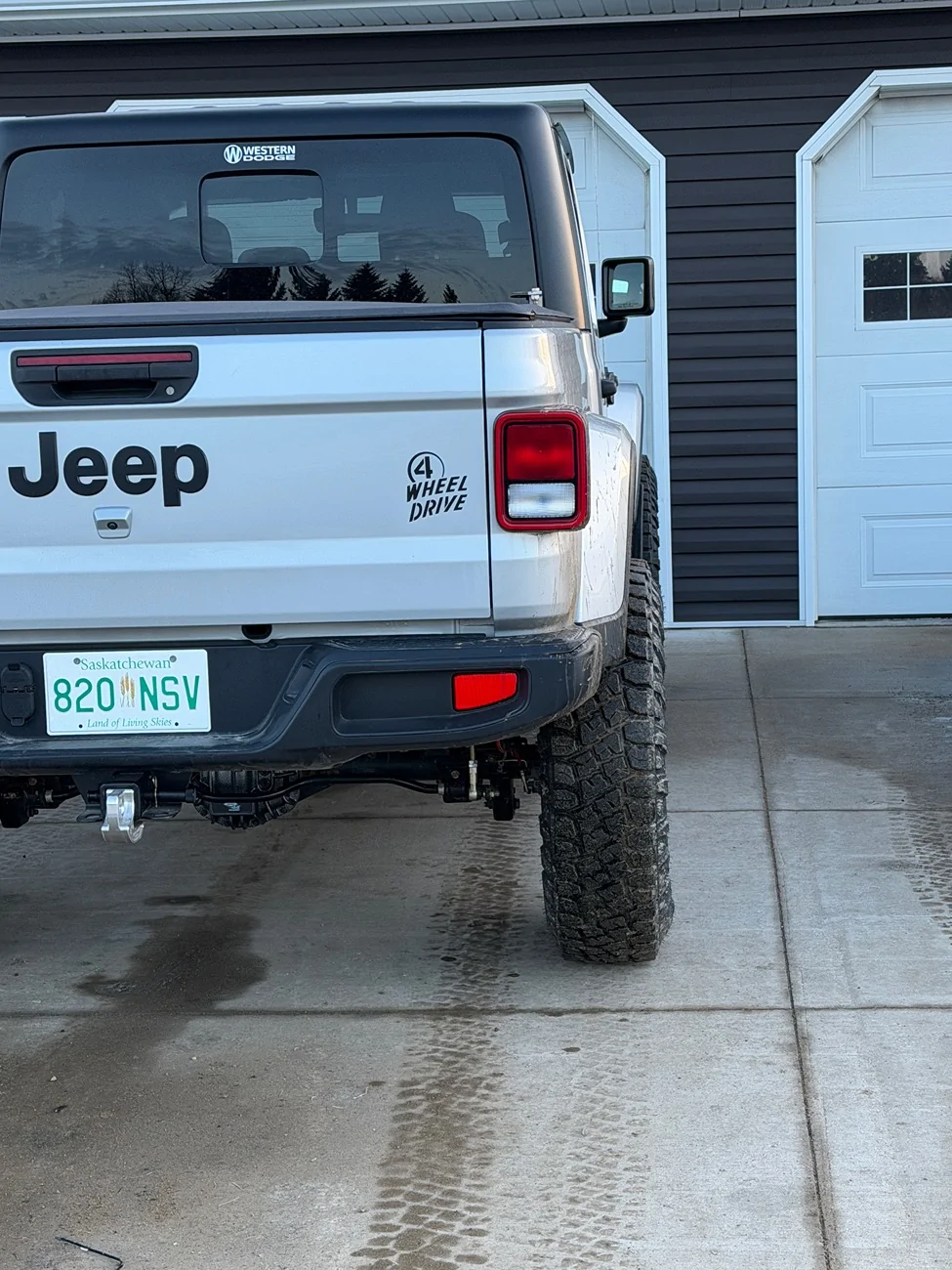 Jeep Gladiator 38” Spare Tire does fit in stock underbody location (how-to with photos)! IMG_2124