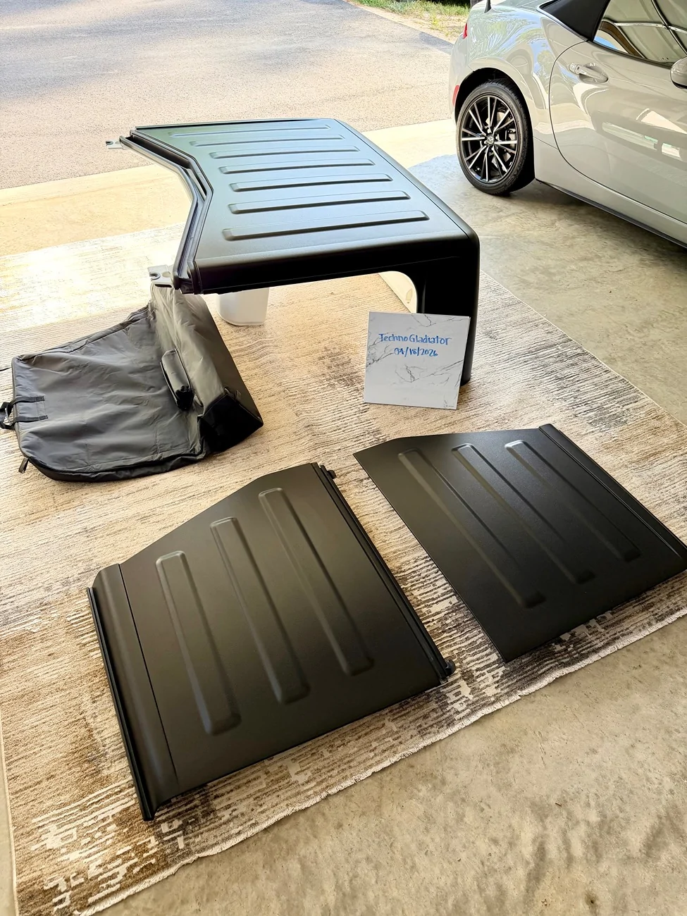 Jeep Gladiator OEM Jeep Gladiator Hardtop - standard textured black:  $2000 OBO IMG_4265