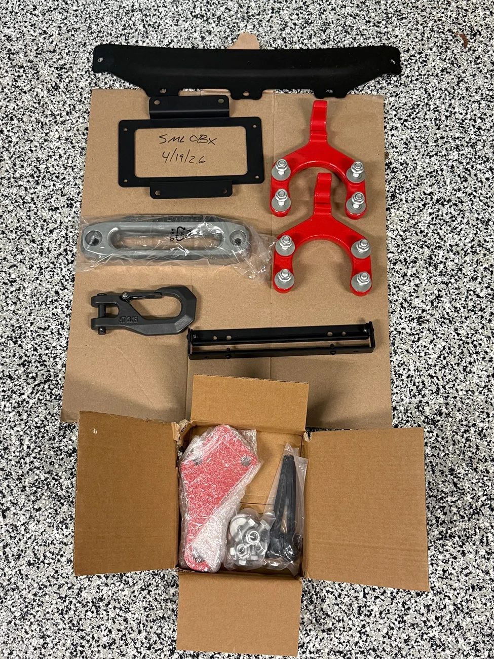 Jeep Gladiator Free misc. front bumper parts IMG_9241