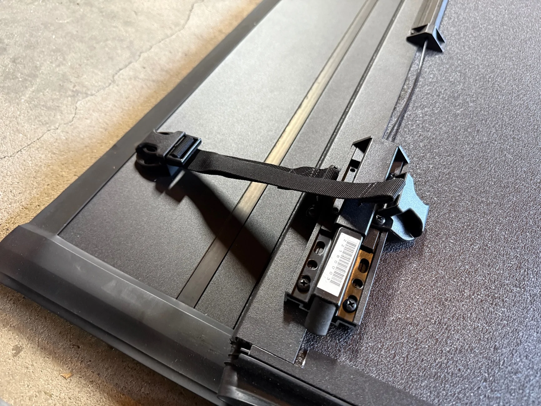 Jeep Gladiator $499 – Mopar Hard Tri-Fold Tonneau Cover (Jeep Gladiator) IMG_4207