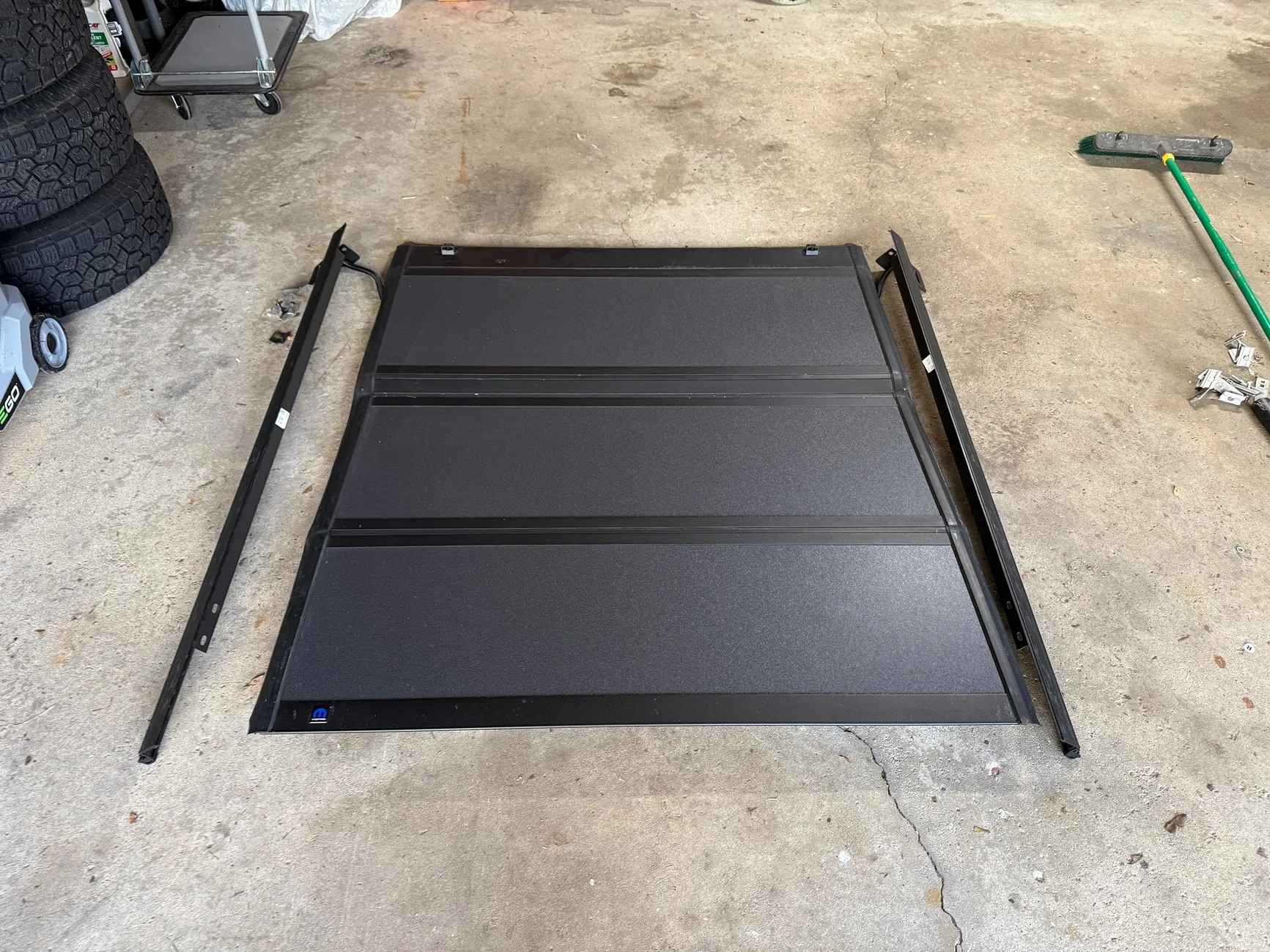 Jeep Gladiator $499 – Mopar Hard Tri-Fold Tonneau Cover (Jeep Gladiator) IMG_4198
