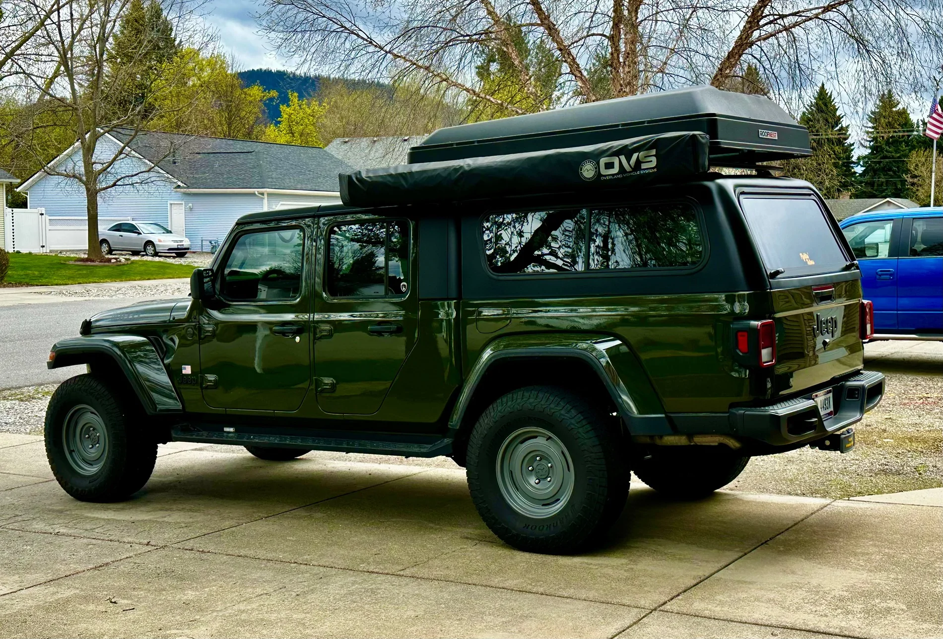 Jeep Gladiator Venturous Topper Installed IMG_3378