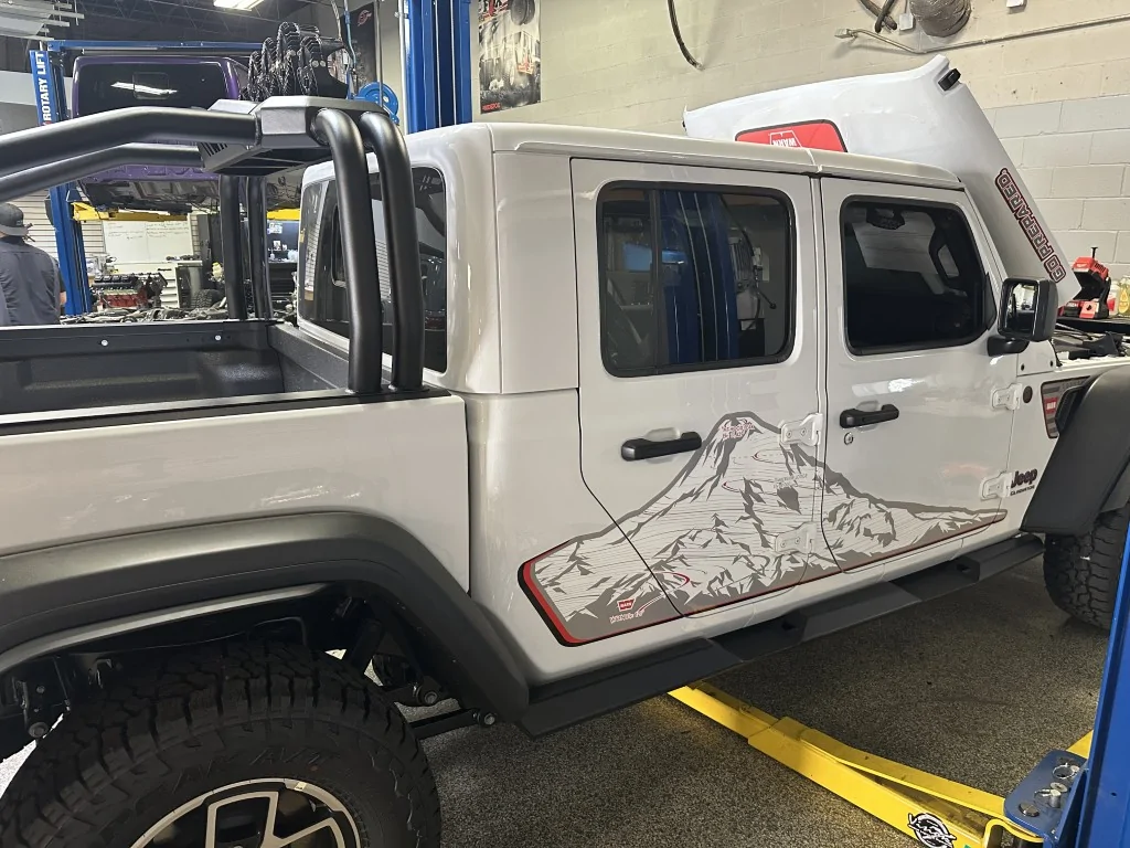 Jeep Gladiator Warn Gladiator sighted IMG_1100 (Medium)