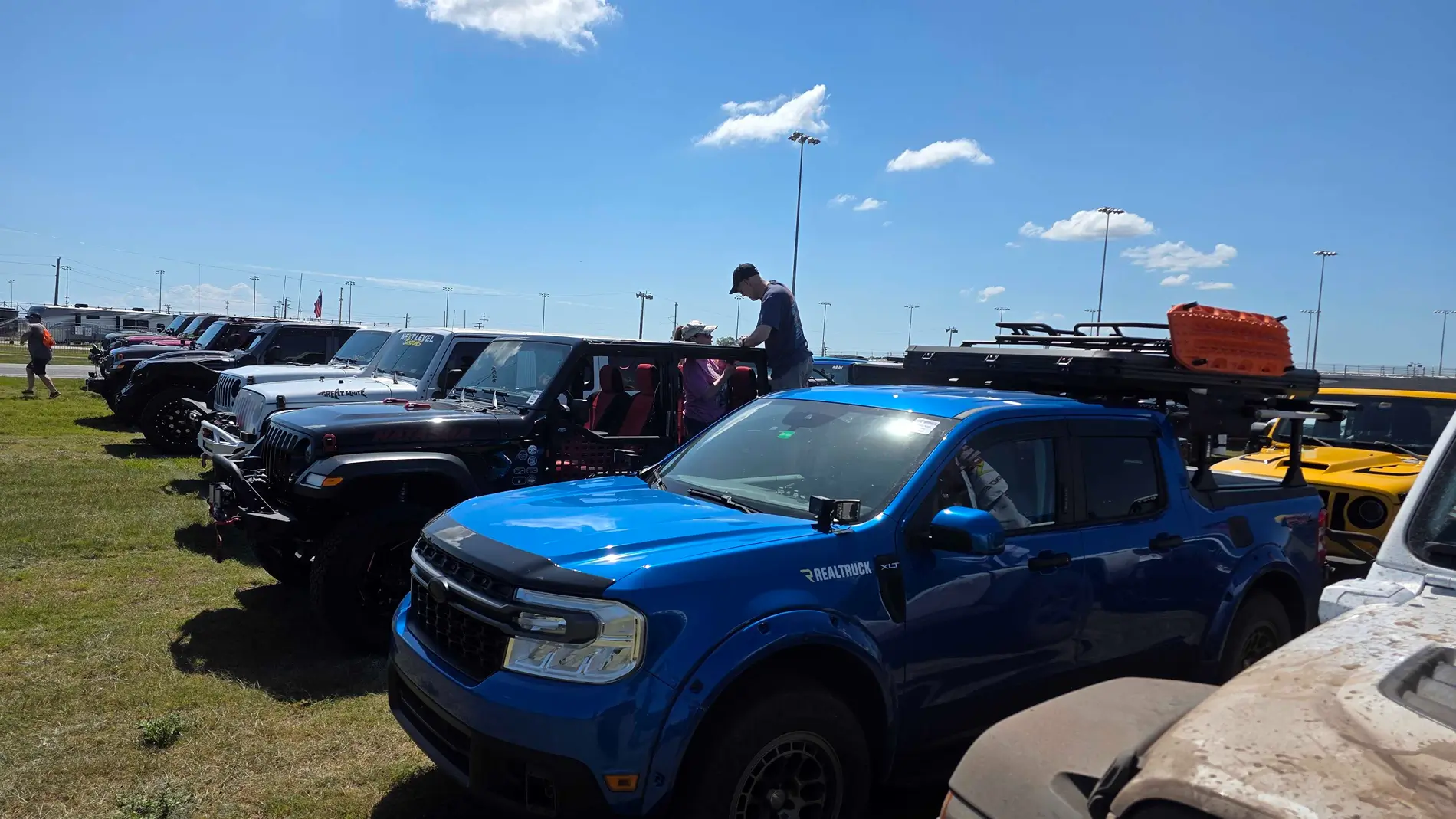 Jeep Gladiator Jeep Beach Anyone??? 1777045025754-3i