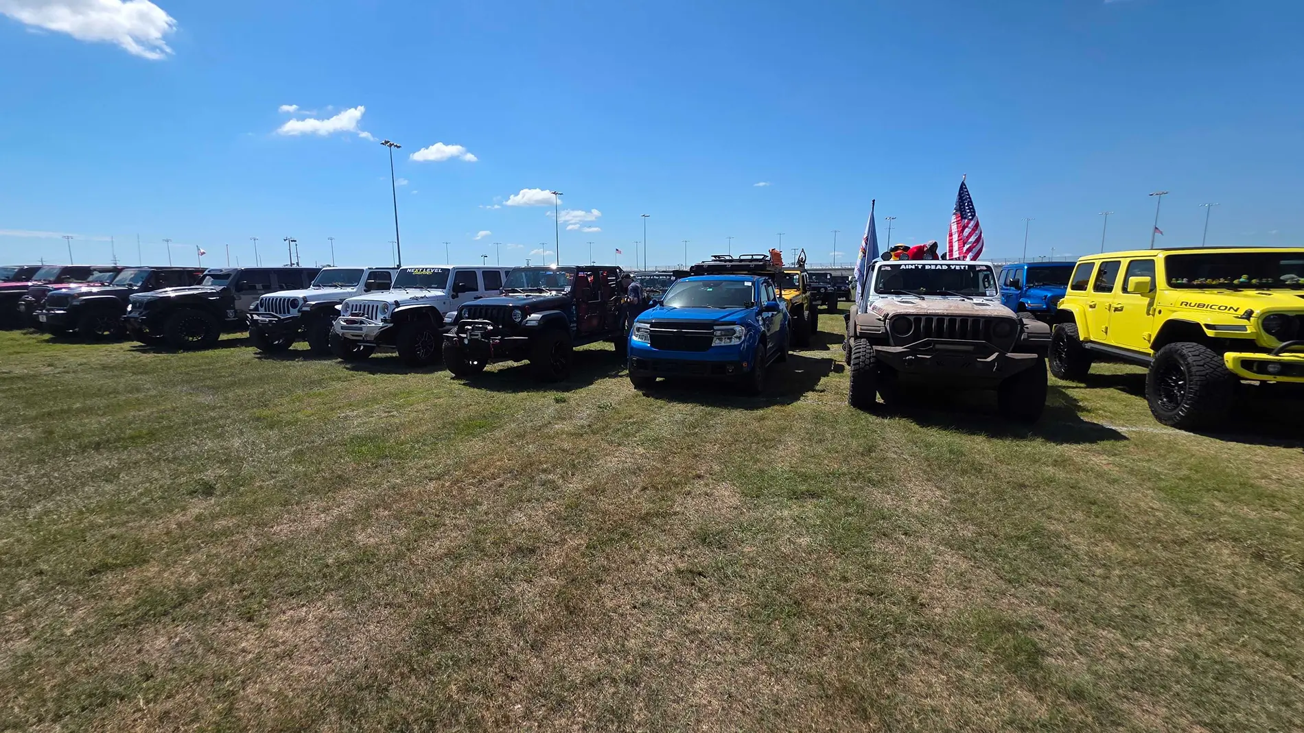 Jeep Gladiator Jeep Beach 2026 1777064194658-to