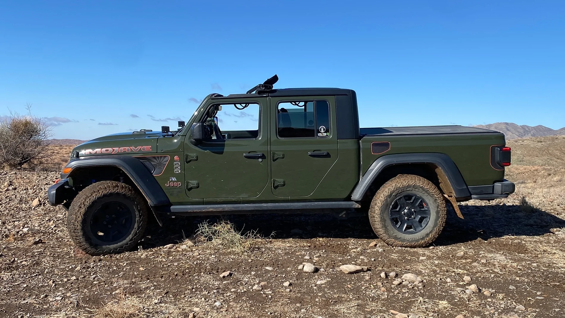 Jeep Gladiator 35s on Mojave with stock wheels. IMG_9893
