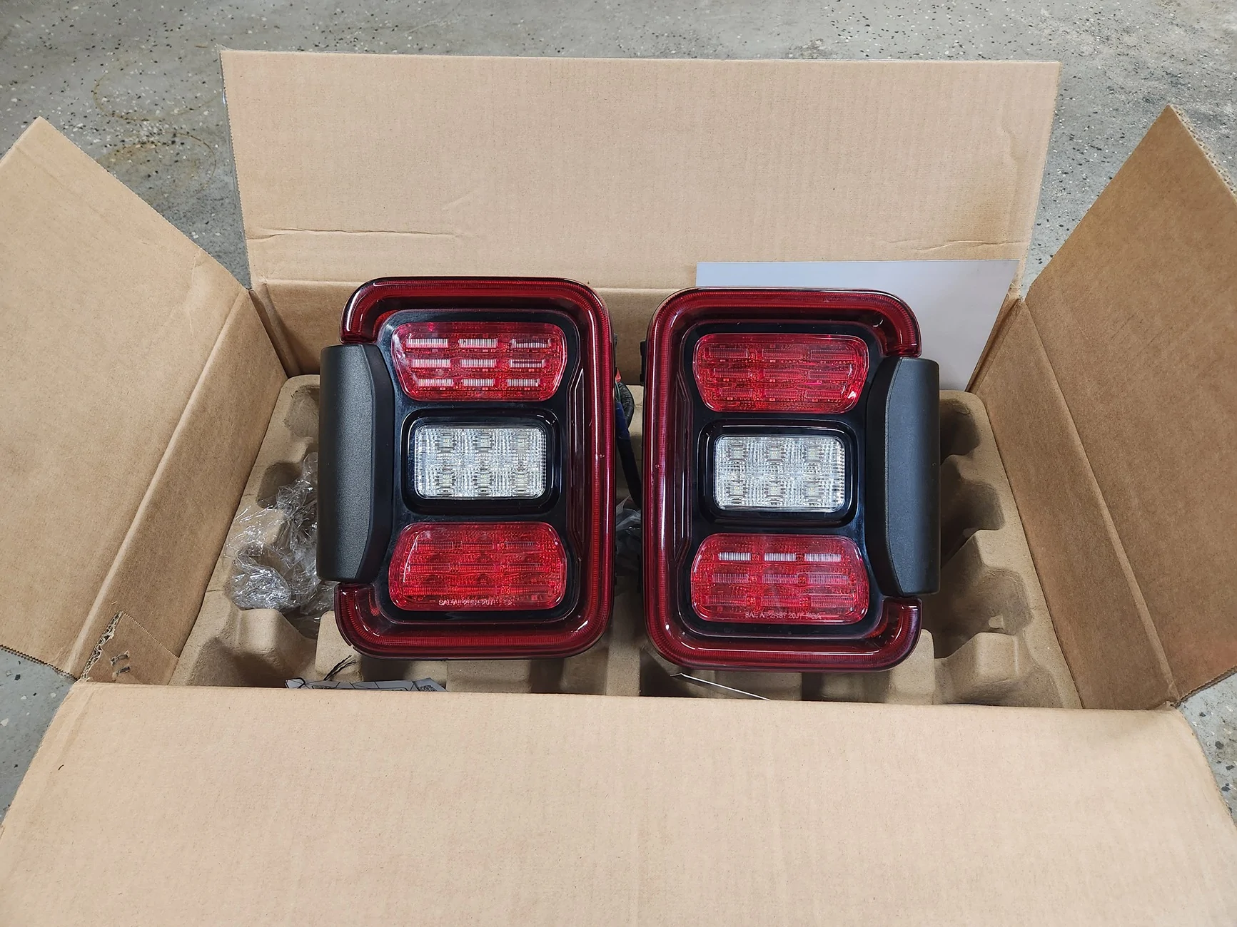 Jeep Gladiator Factory led tail lights 20260425_221801