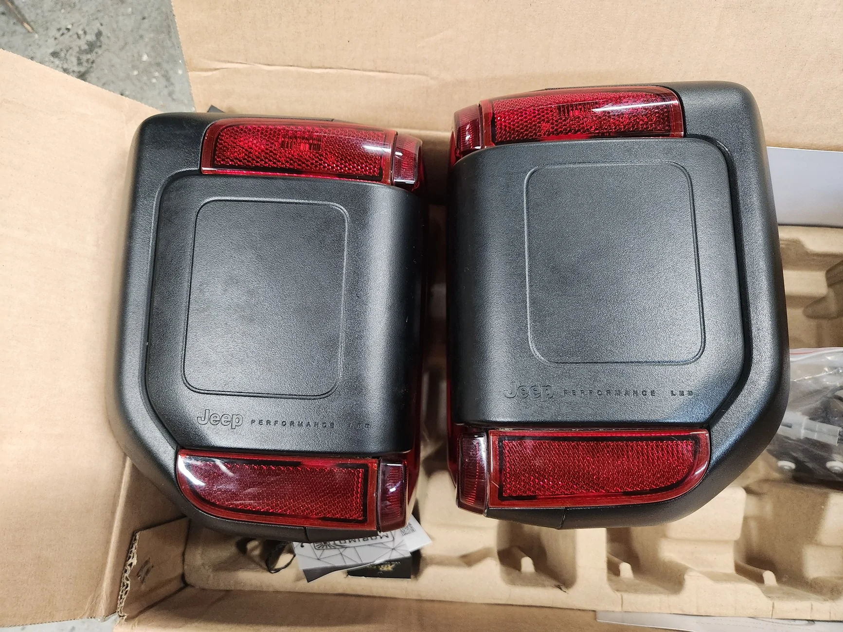 Jeep Gladiator Factory led tail lights 20260425_221907