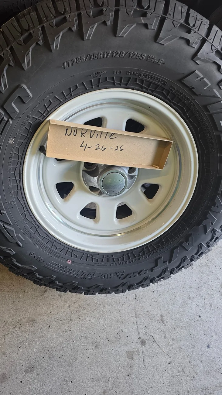 Jeep Gladiator 285/75r17 with CJ retro wheels 20260426_143810