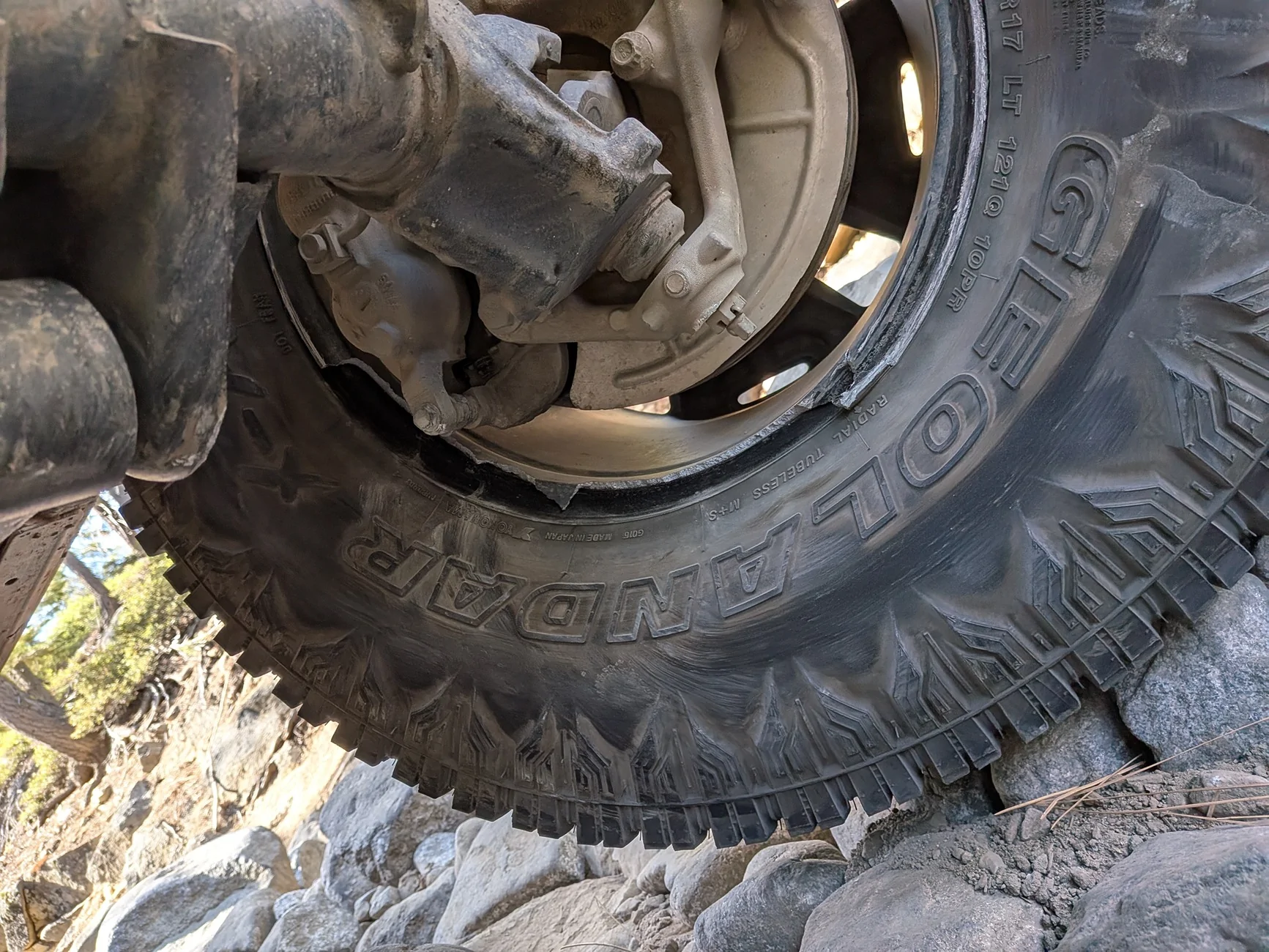 Jeep Gladiator Tire time…. Bring on the 37s PXL_20250928_175049044