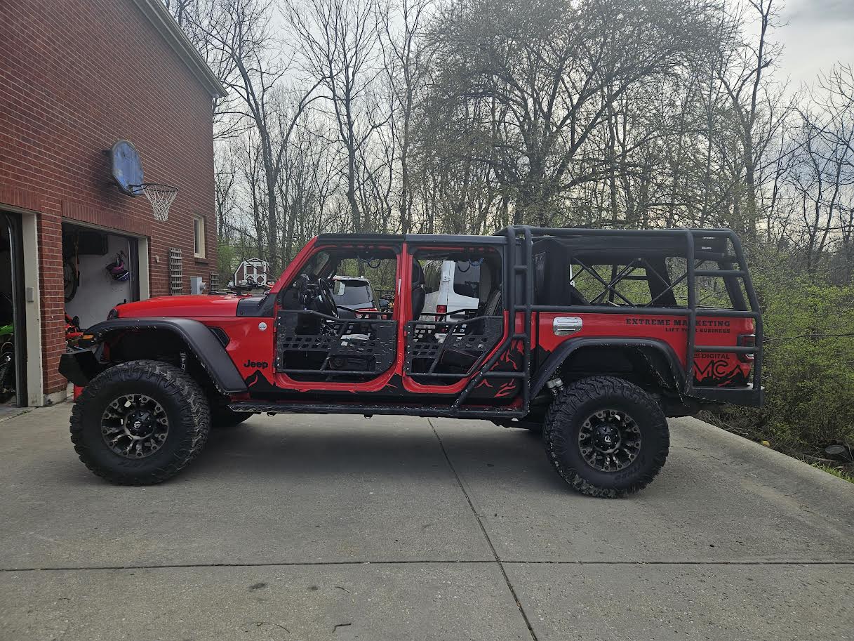 Jeep Gladiator Steel Vs Aluminum Bumper For Exo Cage (Is jeep too heavy?) jeep side