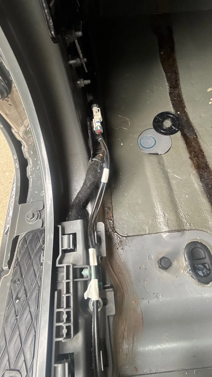 Jeep Gladiator Drip rail leak in Freedom Top IMG_6253