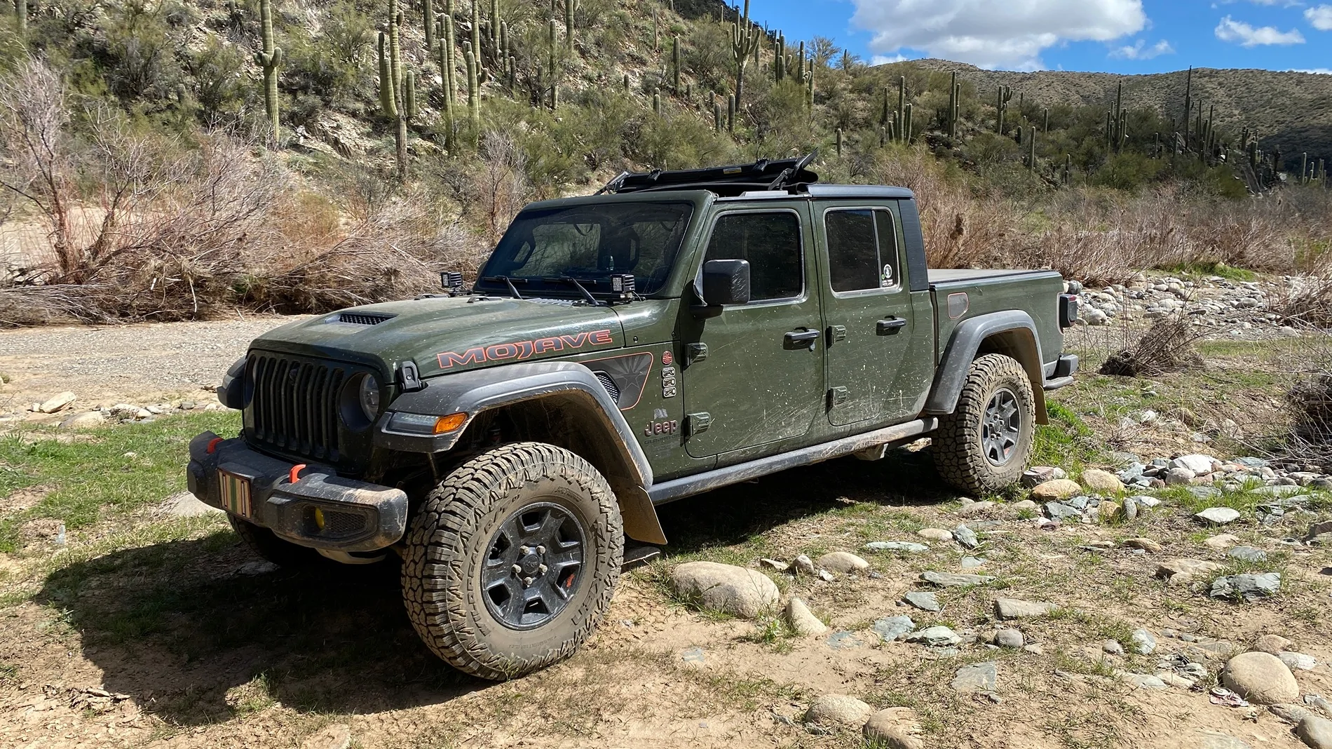 Jeep Gladiator 35s on Mojave with stock wheels. IMG_7946