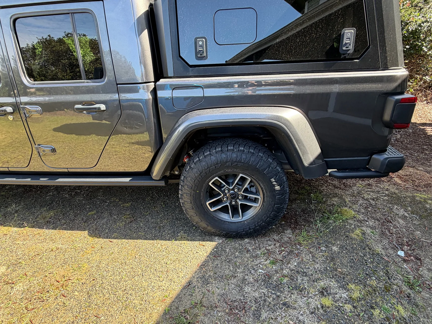 Jeep Gladiator 35s on Mojave with stock wheels. IMG_3329