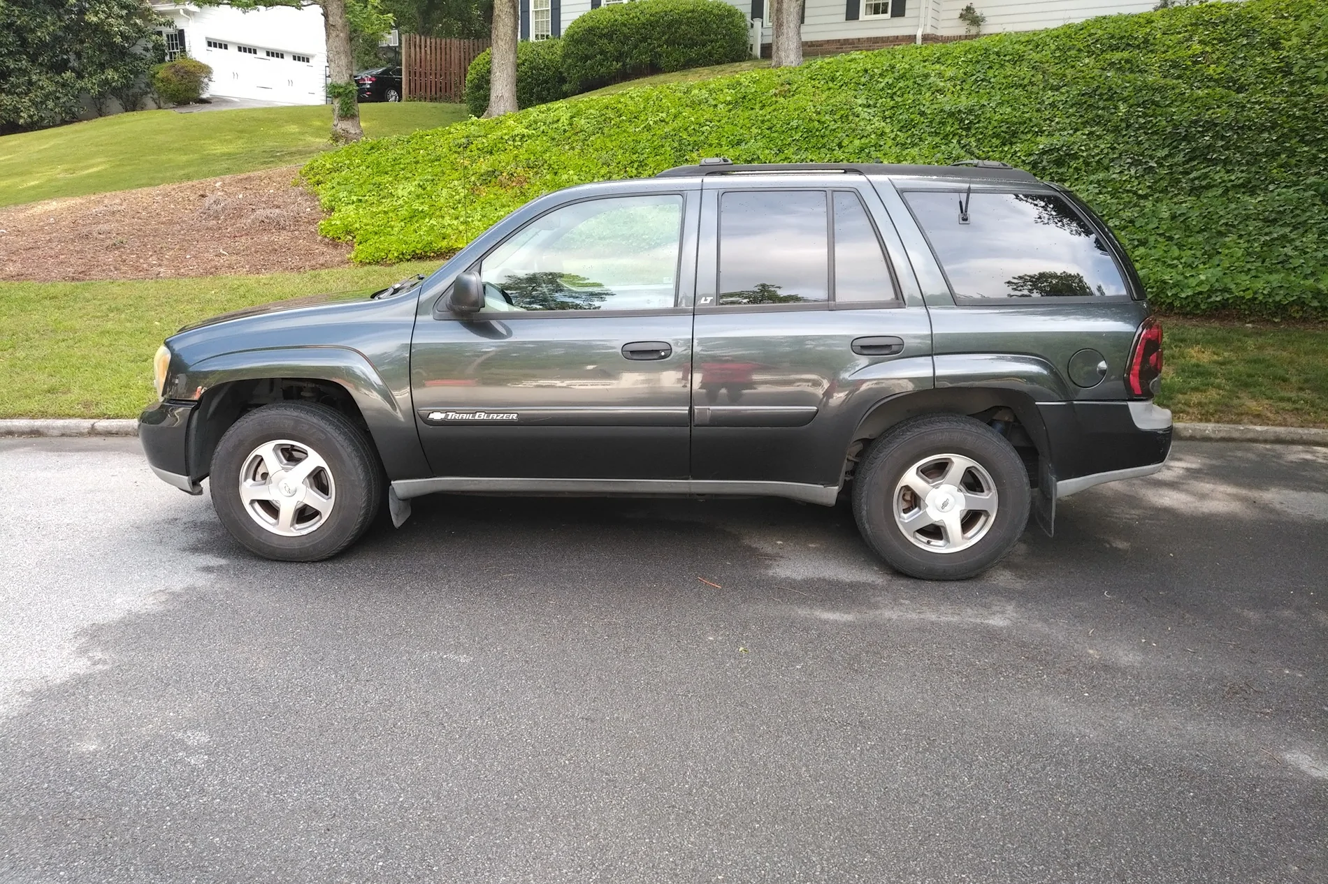 Jeep Gladiator 2003 Chevrolet Trailblazer LT IMG_20260426_1033346