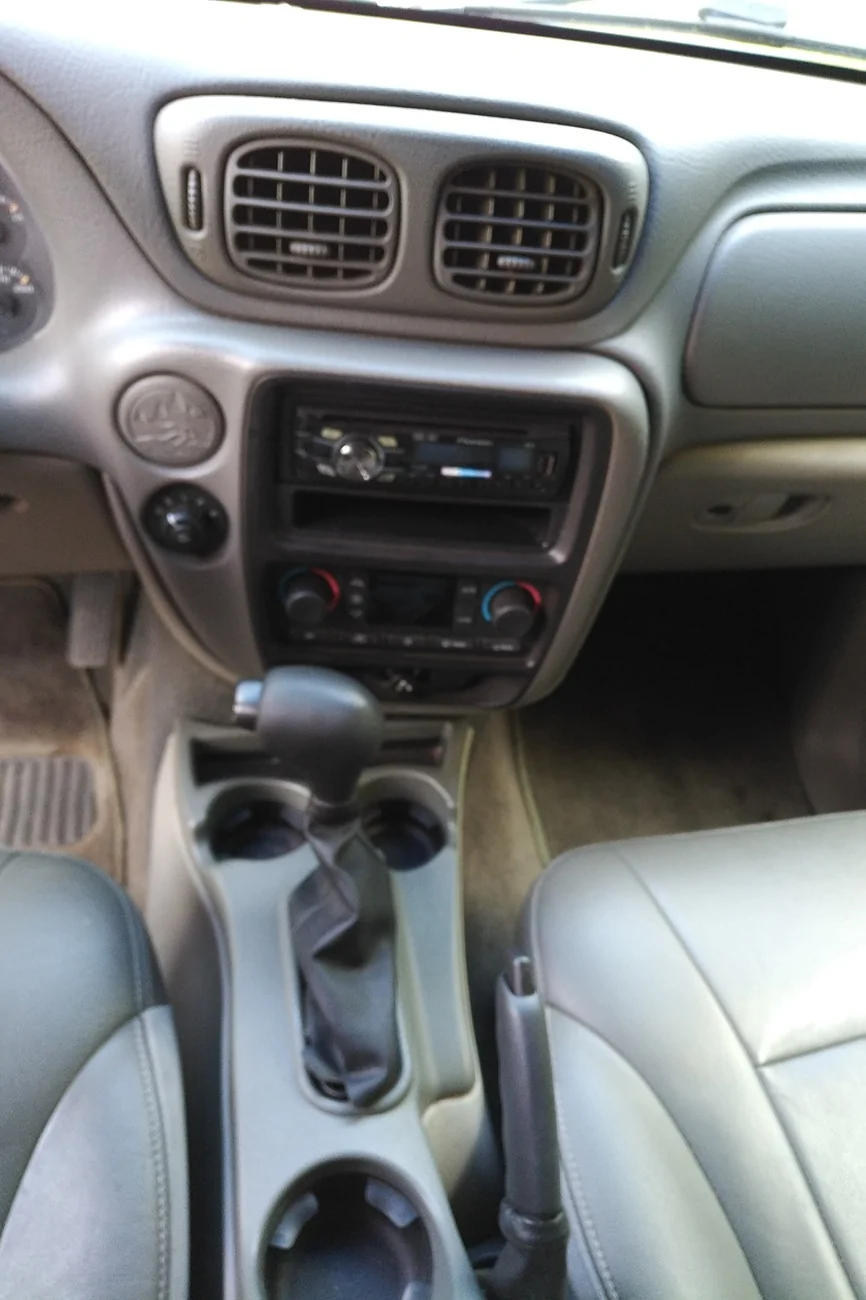 Jeep Gladiator 2003 Chevrolet Trailblazer LT IMG_20260426_1038416