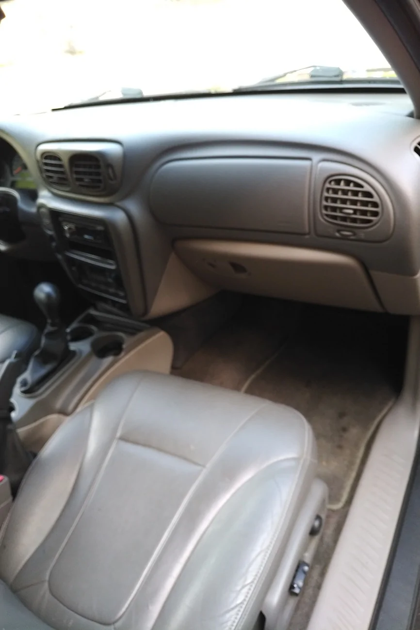 Jeep Gladiator 2003 Chevrolet Trailblazer LT IMG_20260426_1039346