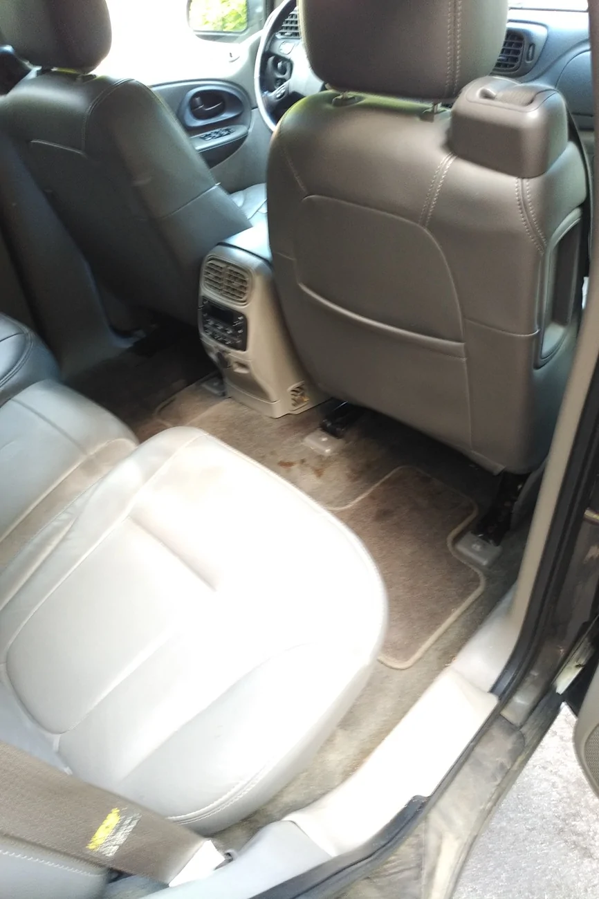 Jeep Gladiator 2003 Chevrolet Trailblazer LT IMG_20260426_1040546