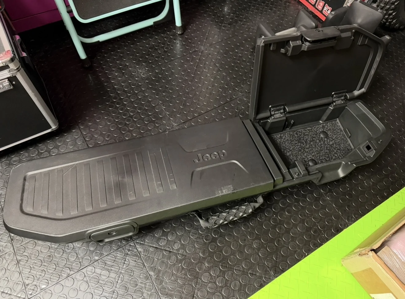 Jeep Gladiator Lockable Underseat Storage Bin IMG_8628