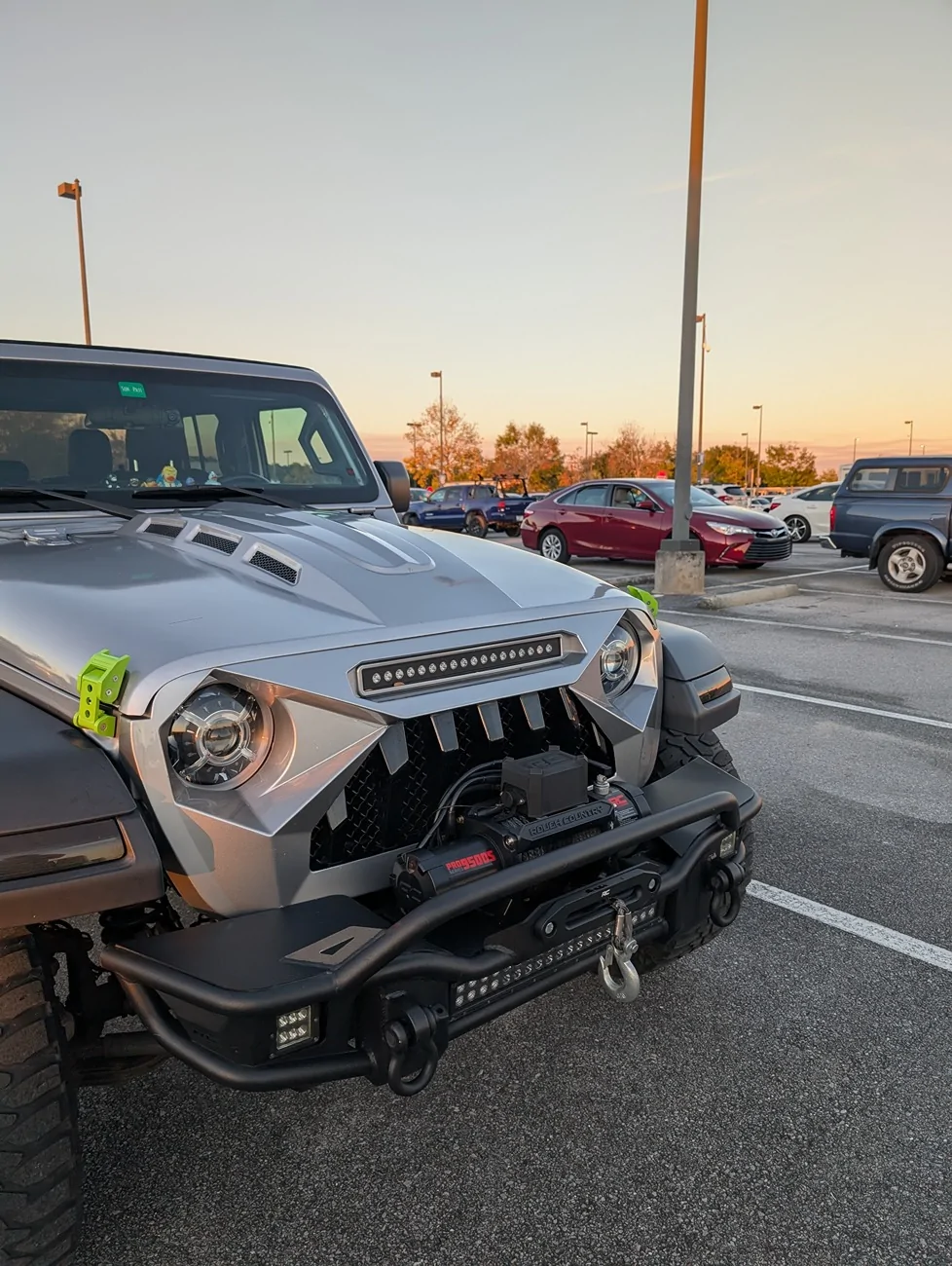Jeep Gladiator Added cold air intake. Was hoping for it to be louder PXL_20251112_224117004.MP