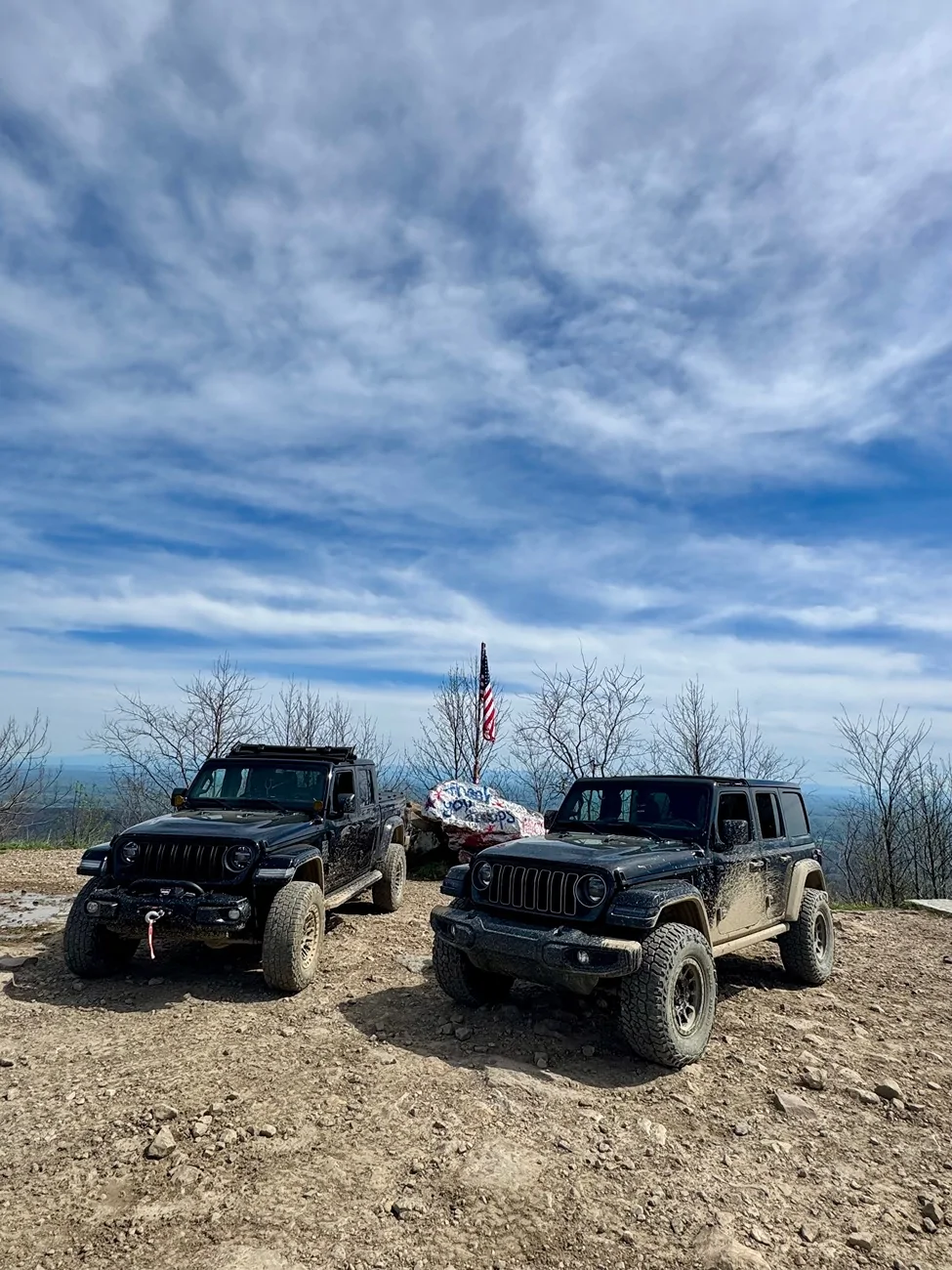 Jeep Gladiator Jeeps Parking Next To Jeeps IMG_8970